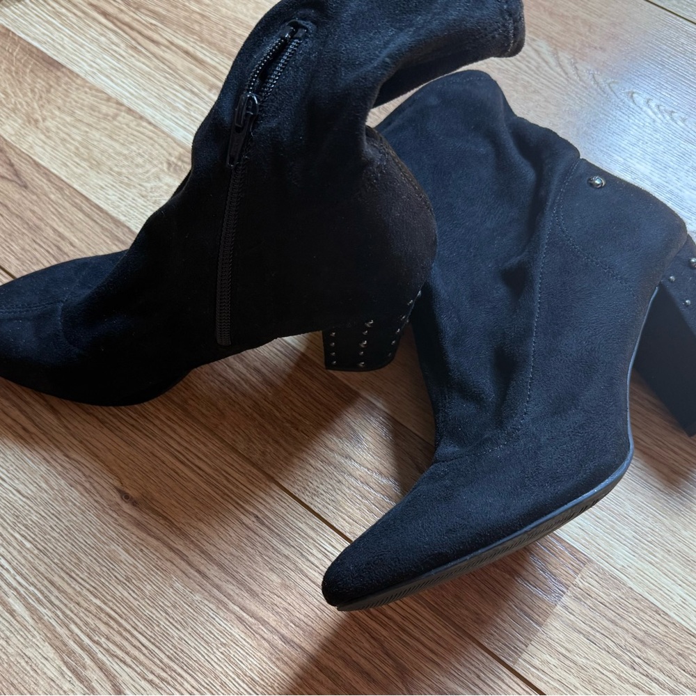 Elegant Black Suede Women's Boots